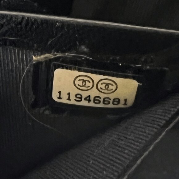 Share Chanel Black Zip Around Wallet With Silver Hardware And Numerous Slots - Picture 10 of 16